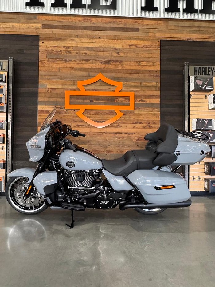 2026 Harley-Davidson Street Glide Limited 117 (FLHXL)