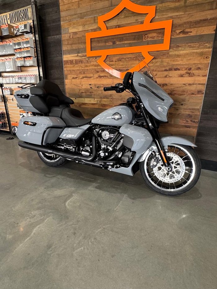 2026 Harley-Davidson Street Glide Limited 117 (FLHXL)