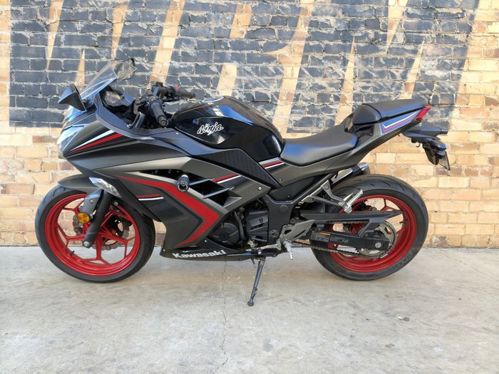 2015 KAWASAKI NINJA 300 (EX300A) ROAD GREY