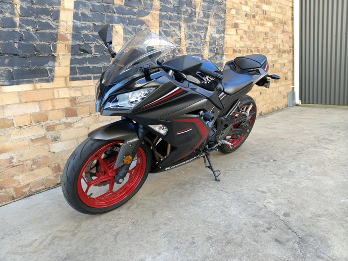 2015 KAWASAKI NINJA 300 (EX300A) ROAD GREY