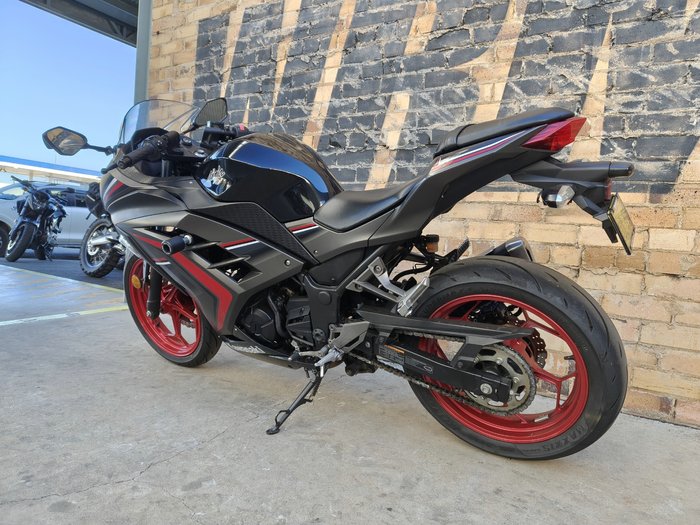 2015 KAWASAKI NINJA 300 (EX300A) ROAD GREY