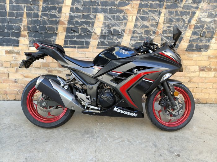 2015 KAWASAKI NINJA 300 (EX300A) ROAD GREY