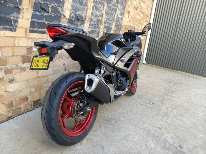2015 KAWASAKI NINJA 300 (EX300A) ROAD GREY