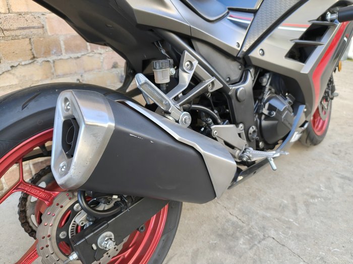 2015 KAWASAKI NINJA 300 (EX300A) ROAD GREY