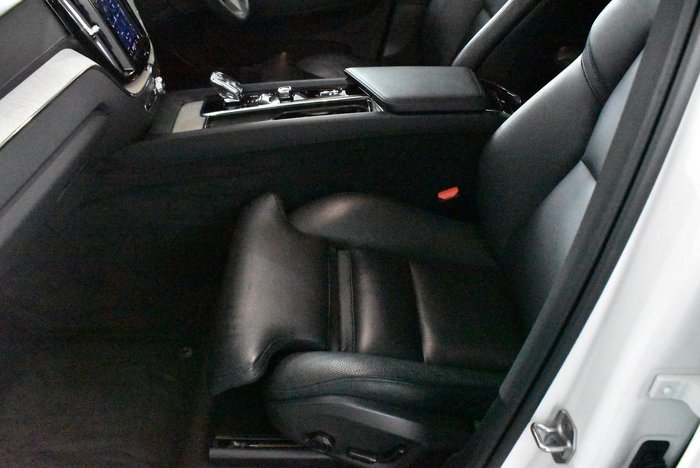 2021 Volvo XC60 B5 Inscription