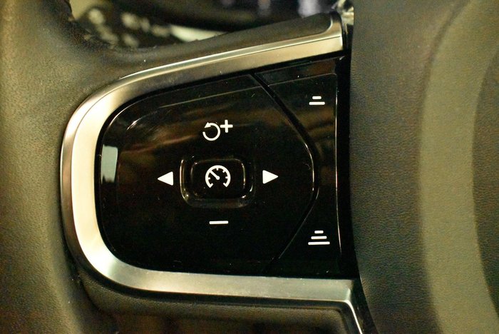 2021 Volvo XC60 B5 Inscription