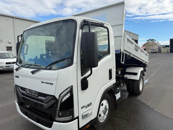 2026 Isuzu N Series NMR 65/45-150 DT D25 Tri-Tipper
