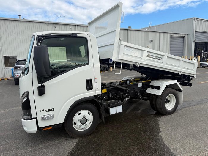 2026 Isuzu N Series NMR 65/45-150 DT D25 Tri-Tipper