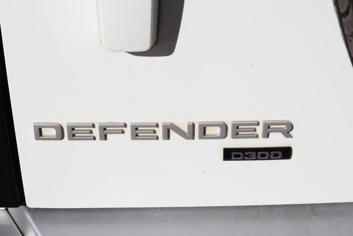 2022 Land Rover Defender 110 D300 SE