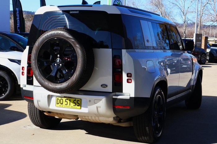 2022 Land Rover Defender 110 D300 SE