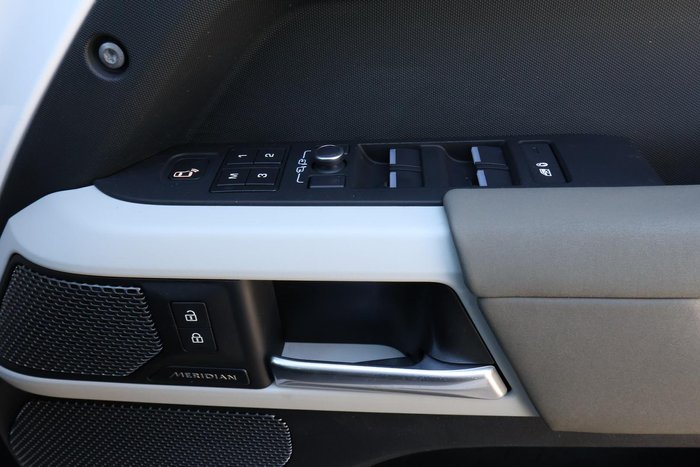 2022 Land Rover Defender 110 D300 SE