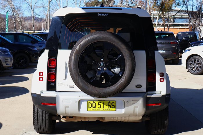 2022 Land Rover Defender 110 D300 SE