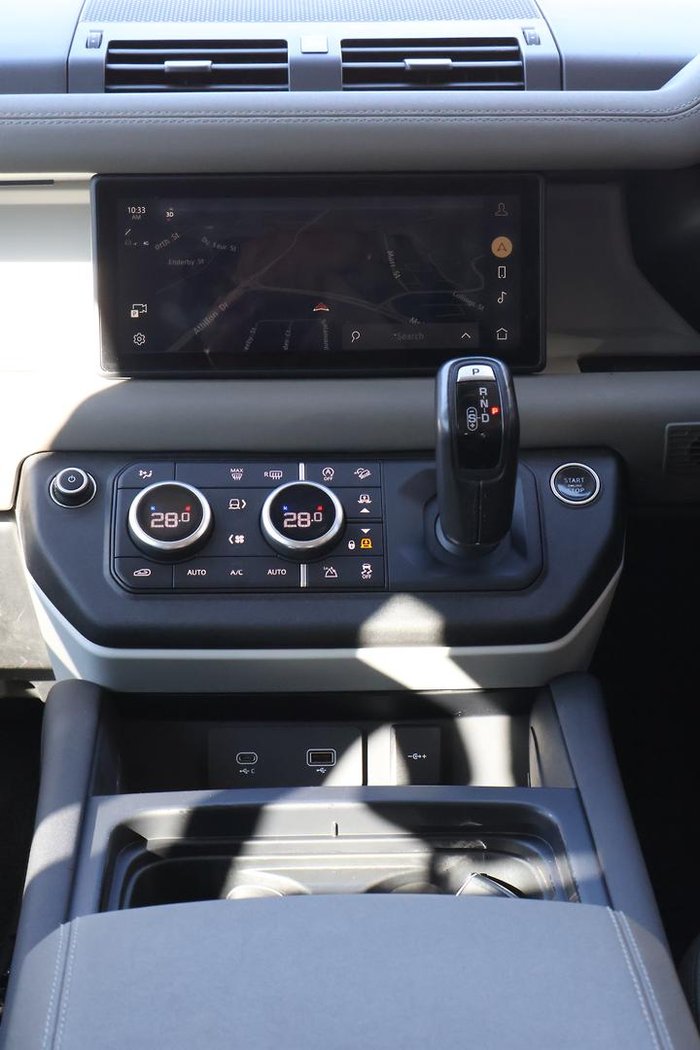 2022 Land Rover Defender 110 D300 SE