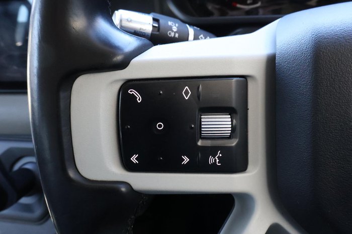 2022 Land Rover Defender 110 D300 SE