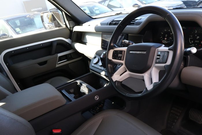 2022 Land Rover Defender 110 D300 SE