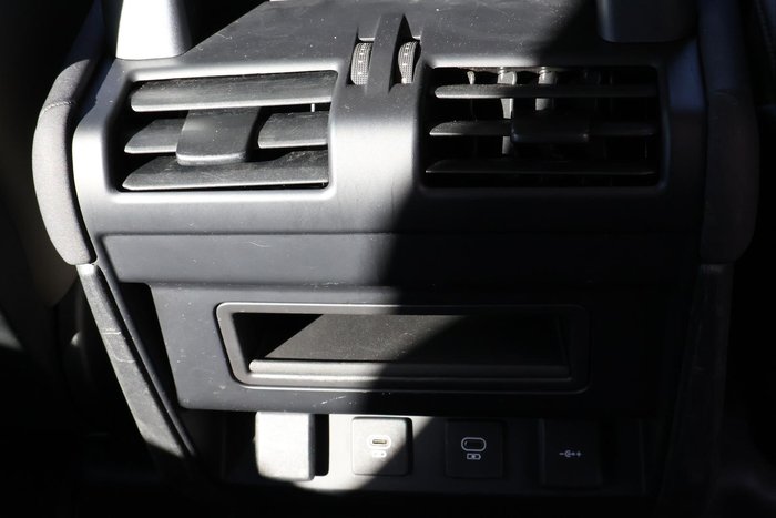 2022 Land Rover Defender 110 D300 SE