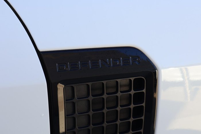 2022 Land Rover Defender 110 D300 SE