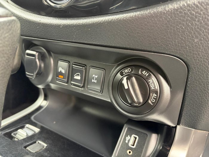 2021 Nissan Navara ST-X