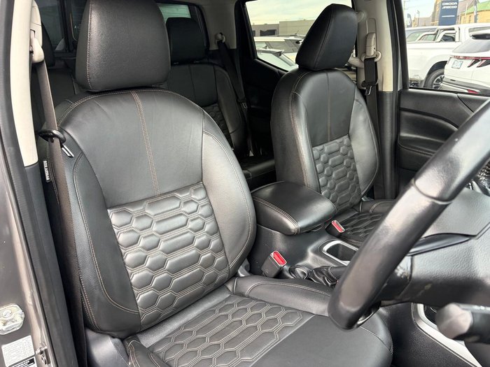 2021 Nissan Navara ST-X