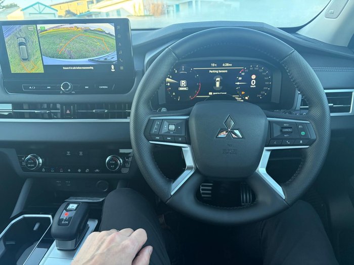 2025 Mitsubishi Outlander Exceed