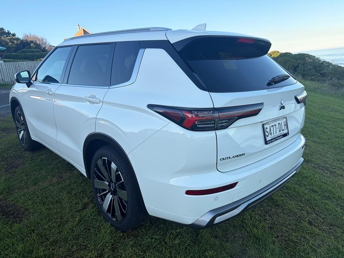 2025 Mitsubishi Outlander Exceed