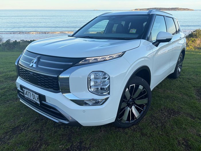 2025 Mitsubishi Outlander Exceed