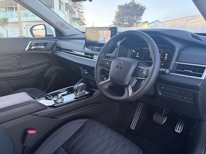 2025 Mitsubishi Outlander Exceed