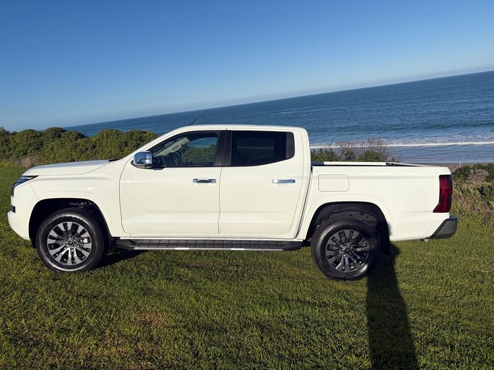 2025 Mitsubishi Triton GLS