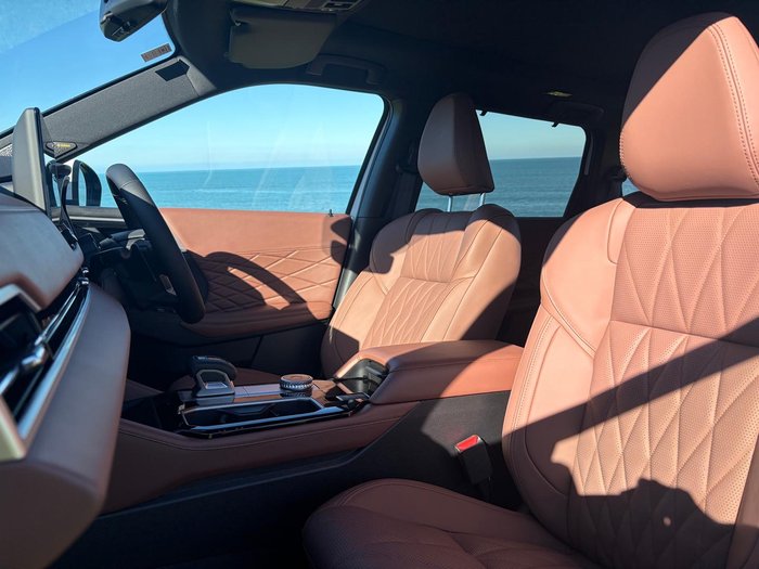 2025 Mitsubishi Outlander Exceed Tourer