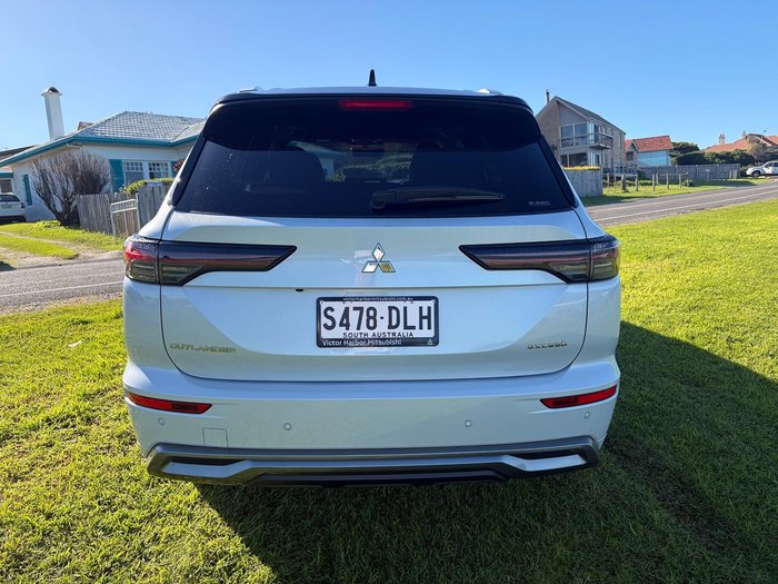 2025 Mitsubishi Outlander Exceed Tourer