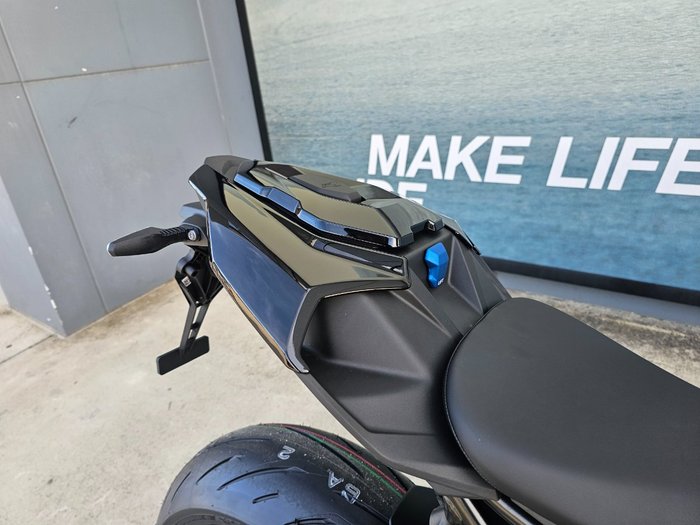 2026 BMW Motorrad S 1000 R SPORT BLACK STORM METALLIC