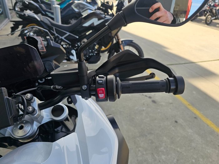 2026 BMW Motorrad F 800 GS LIGHT WHITE