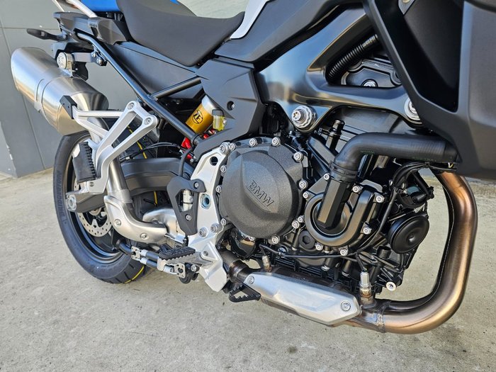 2026 BMW Motorrad F 800 GS LIGHT WHITE