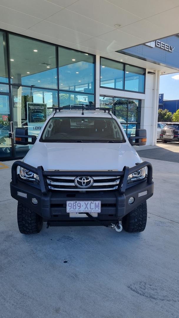 2016 Toyota Hilux SR5