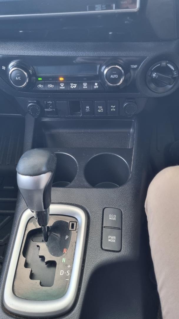 2016 Toyota Hilux SR5