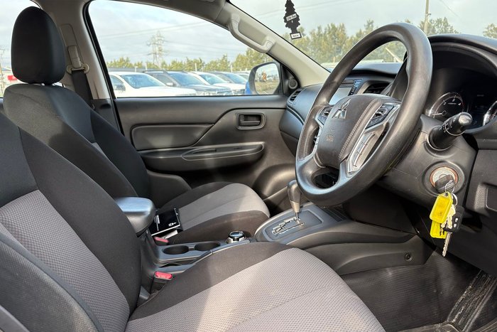 2021 Mitsubishi Triton GLX