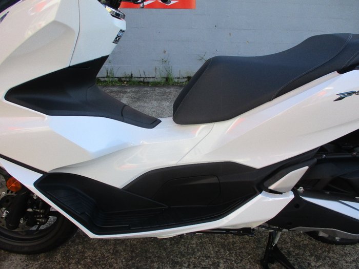 2023 Honda 2023 HONDA 125CC WW125 PCX125 WHITE