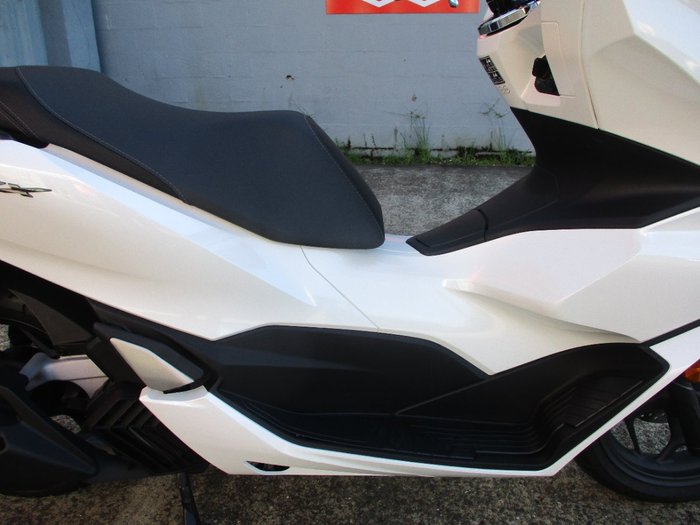 2023 Honda 2023 HONDA 125CC WW125 PCX125 WHITE
