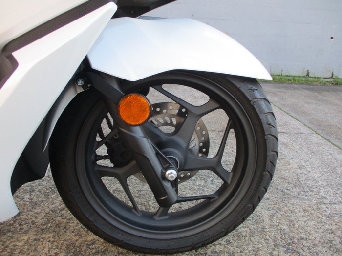 2023 Honda 2023 HONDA 125CC WW125 PCX125 WHITE