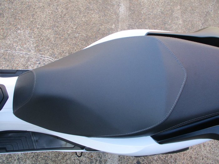2023 Honda 2023 HONDA 125CC WW125 PCX125 WHITE