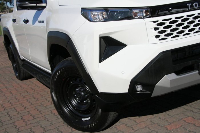 2025 Toyota Hilux SR 48V