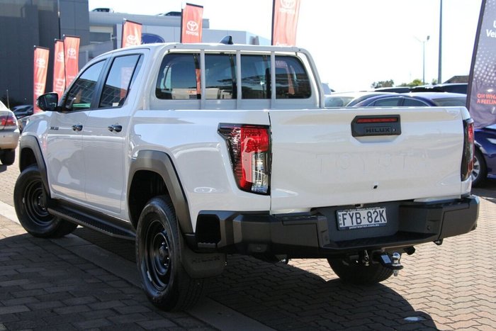 2025 Toyota Hilux SR 48V