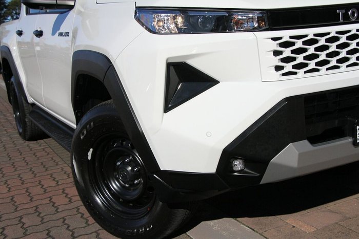 2025 Toyota Hilux SR 48V