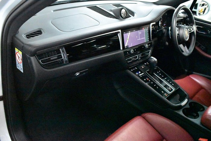 2022 Porsche Macan S