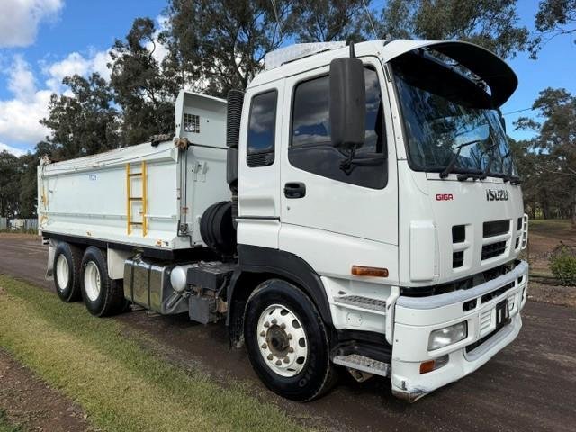 2014 Isuzu Giga Tipper, 18Sp, Ex-Council One Owner,