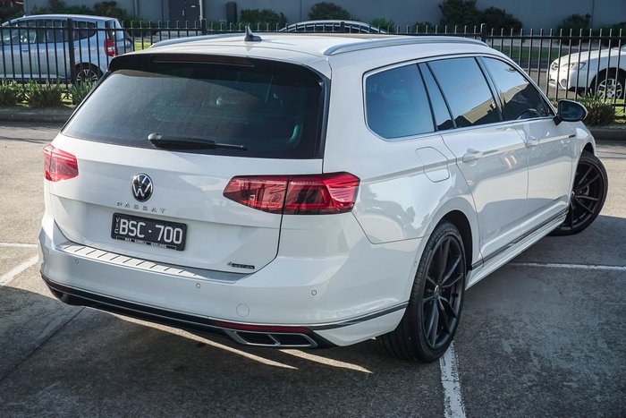 2021 Volkswagen Passat 206TSI R-Line
