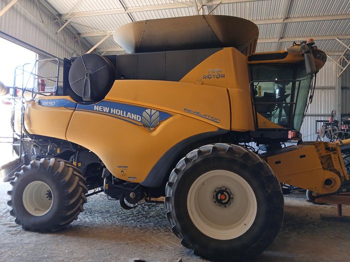 2019 New Holland Cr8.90