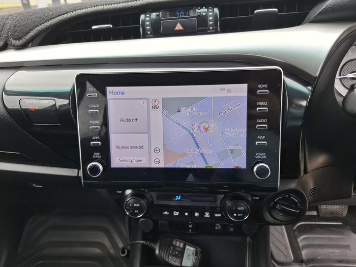 2021 Toyota Hilux SR5