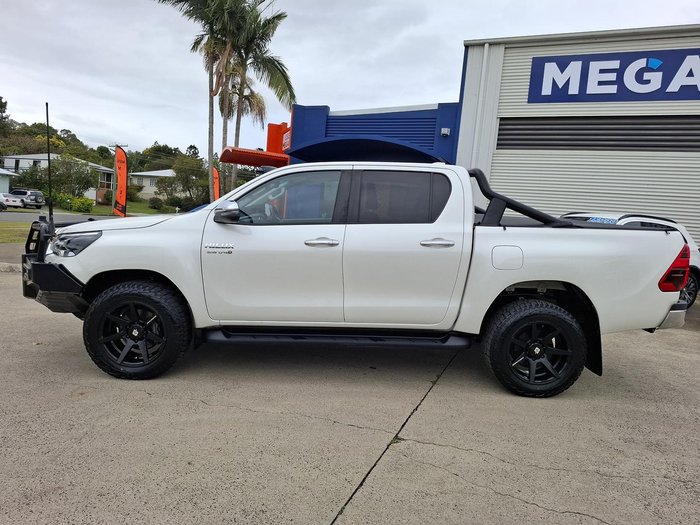 2021 Toyota Hilux SR5