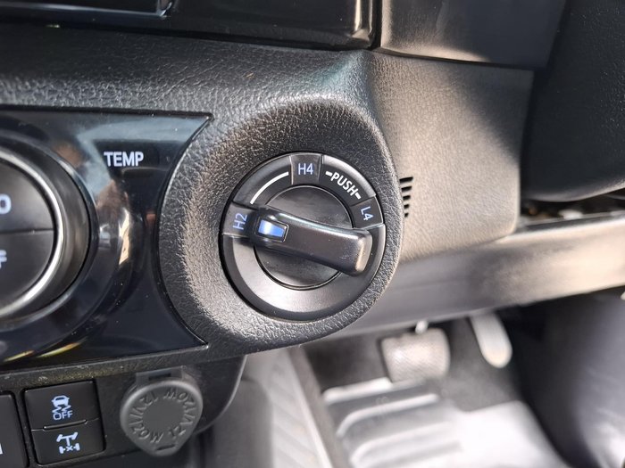 2021 Toyota Hilux SR5